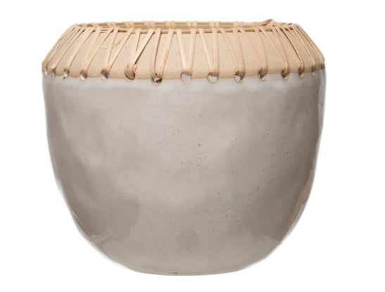 Stoneware flower pot with rattan stitching