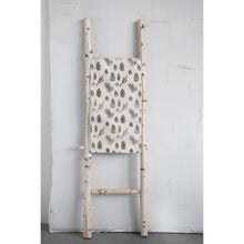Load image into Gallery viewer, Pinecone table runner
